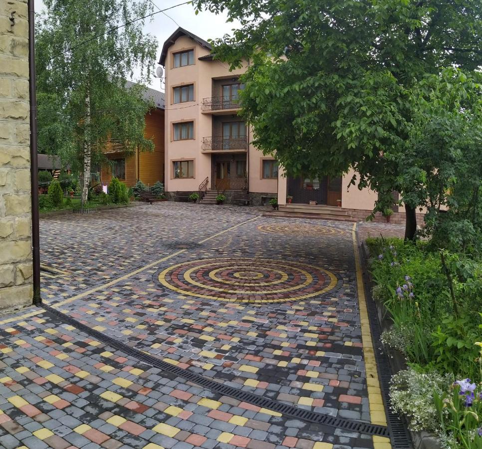 Guest House Shafran Yaremche Eksteriør billede