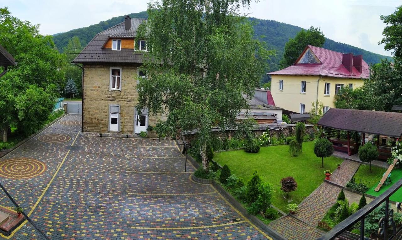 Guest House Shafran Yaremche Eksteriør billede