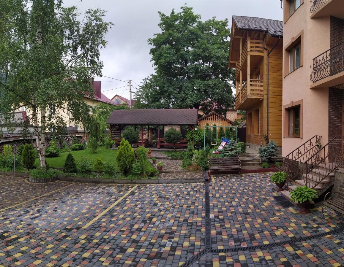 Guest House Shafran Yaremche Eksteriør billede