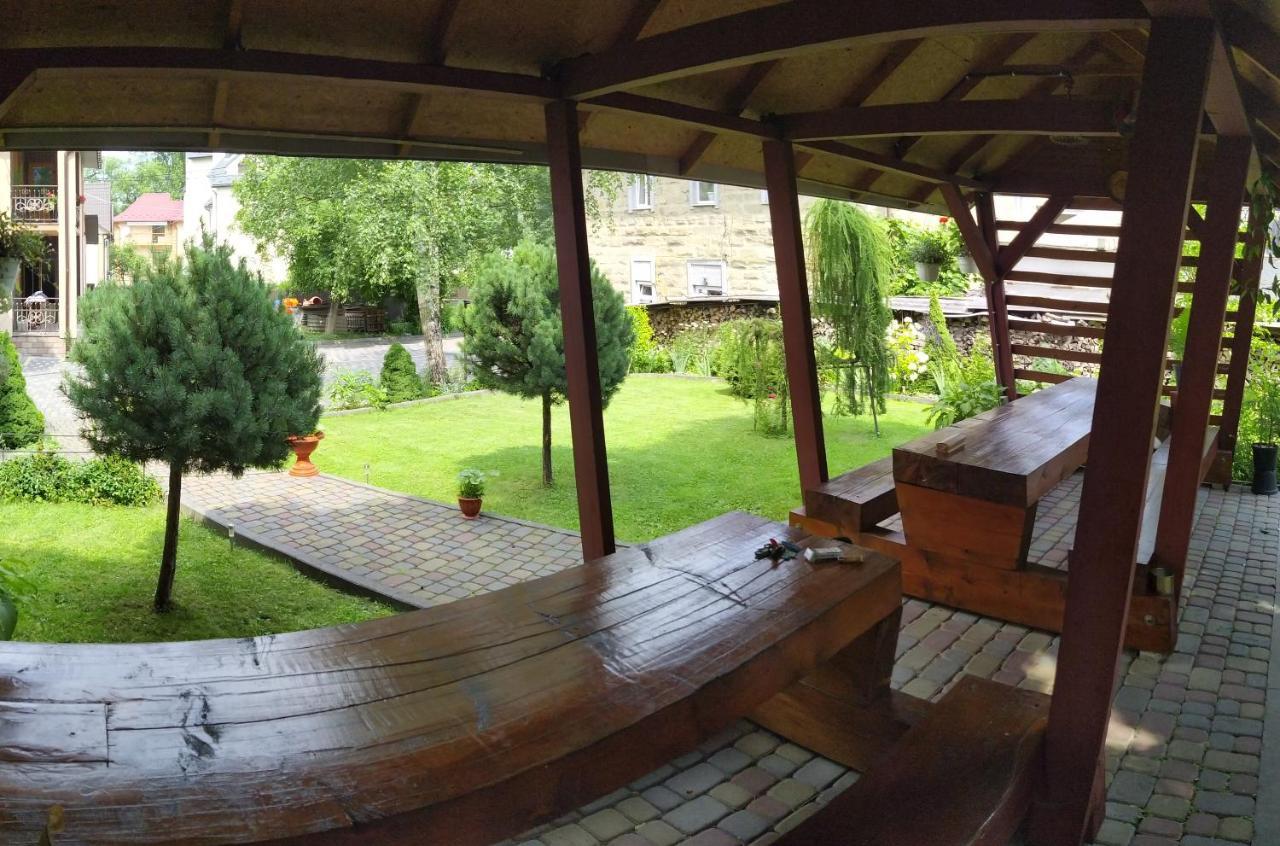 Guest House Shafran Yaremche Eksteriør billede